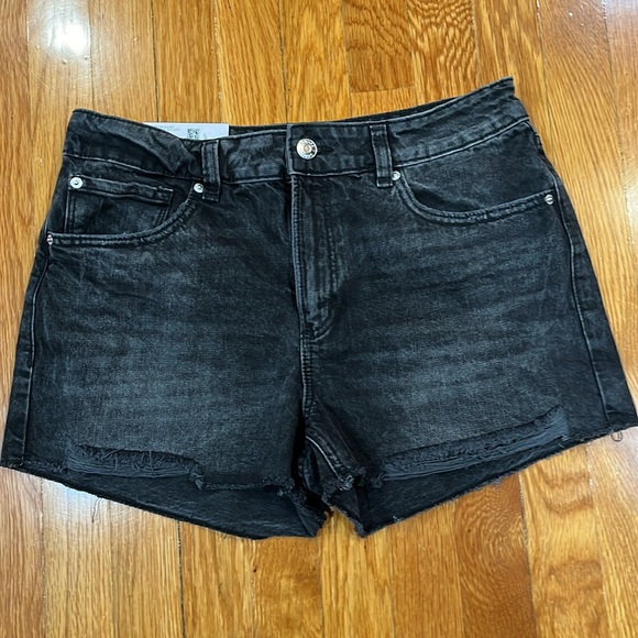 GARAGE BRAND NEW W/TAGS BLACK SZ.7/28 CLASSIC CUT-OFF SHORTS. PERFECT CONDITION - Picture 5 of 11